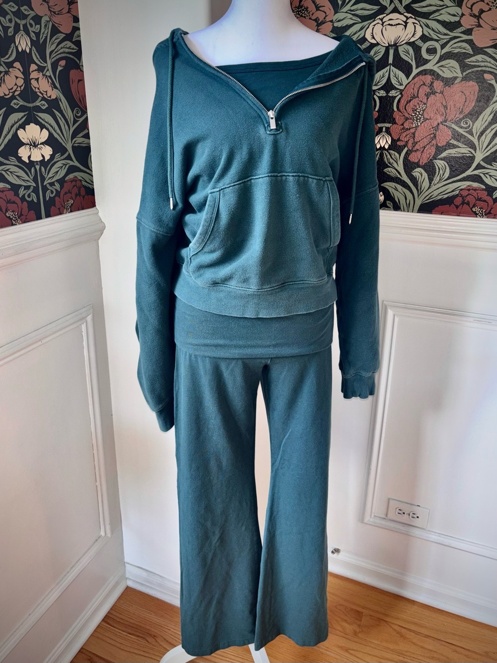 VS PINK 3-Piece Lounge Set Emerald Green Flare Pants Quarter Zip & Tee